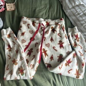White fleece rue21 Christmas pants, Size- Small
